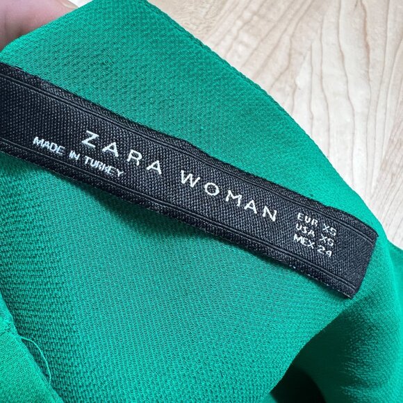 Zara Green Flowy Cape Blouse Layered Design Cut-Out Sleeves Size XS - Picture 10 of 11